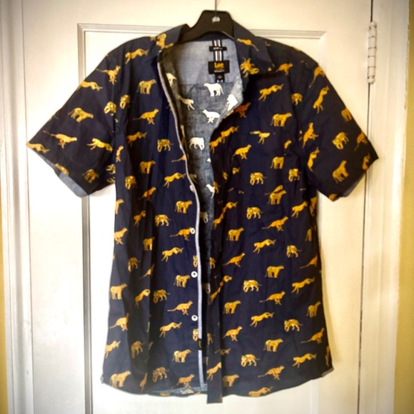 Lee tiger cheetah print men’s casual button down shirt size S - Picture 1 of 4